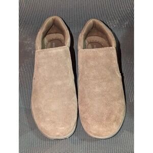 Easy Spirit Suede Slip On Shoes Comfort Walking Casual Tan Women's 8.5M NWOT